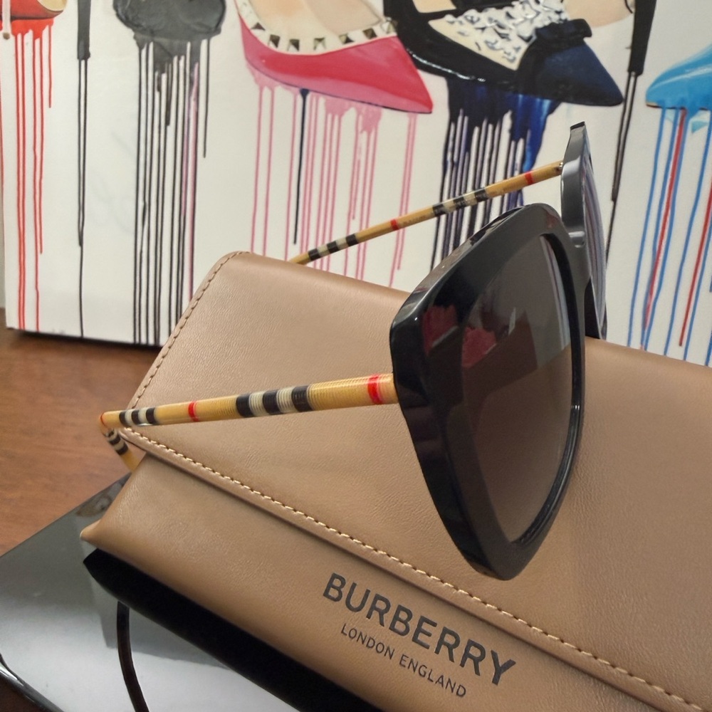 NEW Burberry CAROLL Sunglasses 54-20-140 NEW WITH TAGS-0BE4323 - Picture 9 of 15